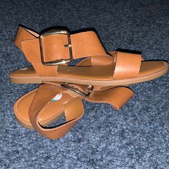 Sandals - Picture 3 of 3